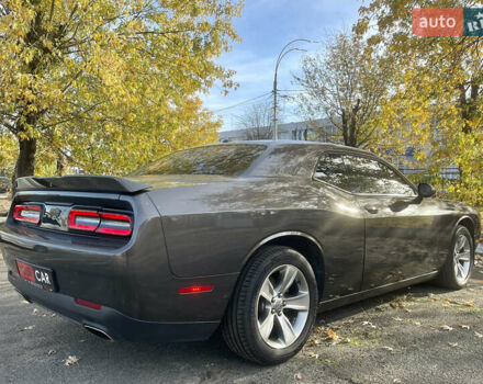 Серый Додж Челенджер, объемом двигателя 3.6 л и пробегом 125 тыс. км за 17999 $, фото 5 на Automoto.ua