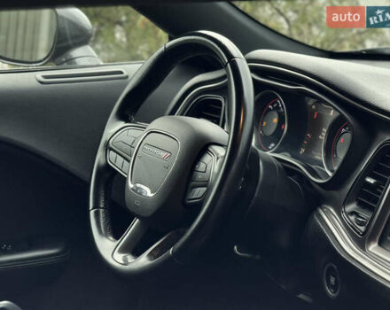 Серый Додж Челенджер, объемом двигателя 3.6 л и пробегом 137 тыс. км за 18500 $, фото 30 на Automoto.ua