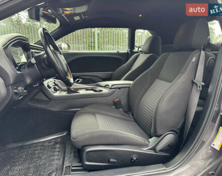 Серый Додж Челенджер, объемом двигателя 3.6 л и пробегом 137 тыс. км за 18500 $, фото 38 на Automoto.ua