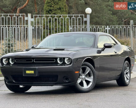 Серый Додж Челенджер, объемом двигателя 3.6 л и пробегом 137 тыс. км за 18500 $, фото 1 на Automoto.ua