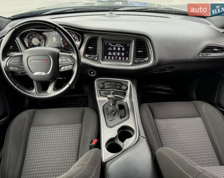 Серый Додж Челенджер, объемом двигателя 3.6 л и пробегом 137 тыс. км за 18500 $, фото 28 на Automoto.ua