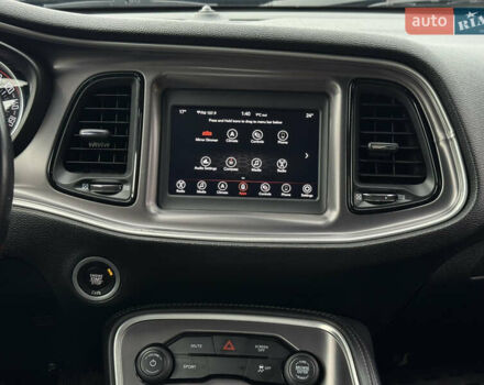 Серый Додж Челенджер, объемом двигателя 3.6 л и пробегом 137 тыс. км за 18500 $, фото 34 на Automoto.ua