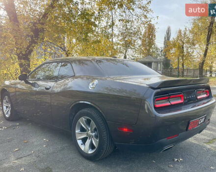 Серый Додж Челенджер, объемом двигателя 3.6 л и пробегом 125 тыс. км за 17999 $, фото 14 на Automoto.ua