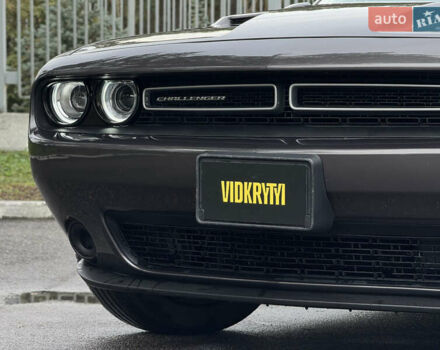 Серый Додж Челенджер, объемом двигателя 3.6 л и пробегом 137 тыс. км за 18500 $, фото 3 на Automoto.ua