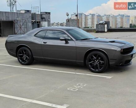 Серый Додж Челенджер, объемом двигателя 3.6 л и пробегом 27 тыс. км за 29500 $, фото 6 на Automoto.ua