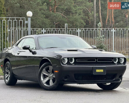 Серый Додж Челенджер, объемом двигателя 3.6 л и пробегом 137 тыс. км за 18500 $, фото 9 на Automoto.ua