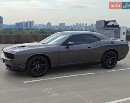 Серый Додж Челенджер, объемом двигателя 3.6 л и пробегом 27 тыс. км за 29500 $, фото 16 на Automoto.ua