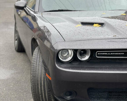 Серый Додж Челенджер, объемом двигателя 3.6 л и пробегом 134 тыс. км за 18000 $, фото 1 на Automoto.ua