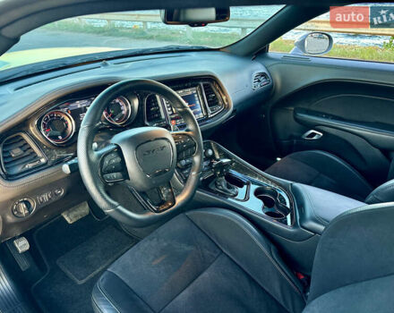 Додж Челенджер 2021 в Черкассах на Automoto.ua Серый Додж Челенджер, объемом двигателя 6.42 л и пробегом 32 тыс. км за 47000 $, фото 17 на Automoto.ua