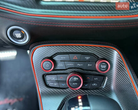 Додж Челенджер 2021 в Киеве на Automoto.ua Серый Додж Челенджер, объемом двигателя 6.42 л и пробегом 52 тыс. км за 54900 $, фото 15 на Automoto.ua