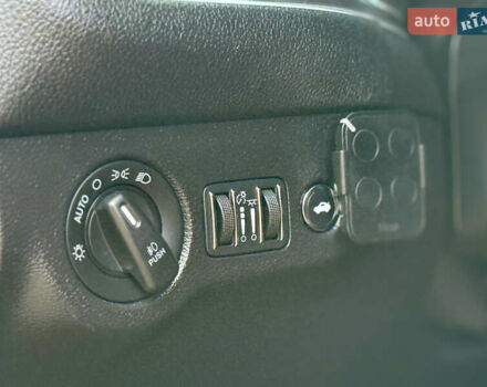 Сірий Додж Challenger, об'ємом двигуна 3.6 л та пробігом 75 тис. км за 25000 $, фото 20 на Automoto.ua