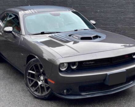 Серый Додж Челенджер, объемом двигателя 5.7 л и пробегом 76 тыс. км за 10200 $, фото 1 на Automoto.ua