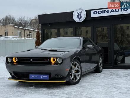 Серый Додж Челенджер, объемом двигателя 3.61 л и пробегом 135 тыс. км за 18500 $, фото 1 на Automoto.ua