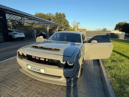 Сірий Додж Challenger, об'ємом двигуна 5.65 л та пробігом 158 тис. км за 25400 $, фото 1 на Automoto.ua