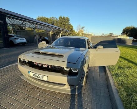 Сірий Додж Challenger, об'ємом двигуна 5.65 л та пробігом 158 тис. км за 25400 $, фото 1 на Automoto.ua