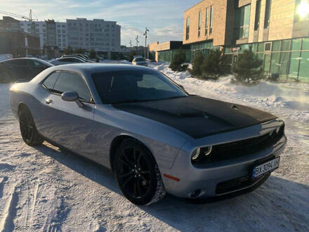 Серый Додж Челенджер, объемом двигателя 3.6 л и пробегом 155 тыс. км за 18900 $, фото 1 на Automoto.ua