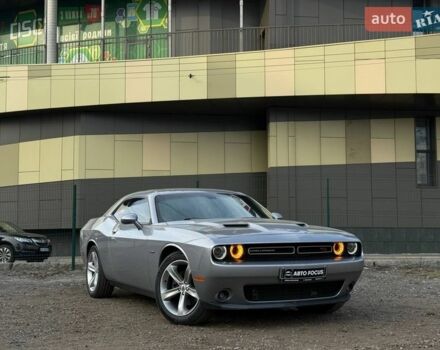 Серый Додж Челенджер, объемом двигателя 5.65 л и пробегом 86 тыс. км за 26490 $, фото 1 на Automoto.ua