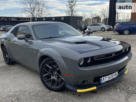Серый Додж Челенджер, объемом двигателя 6.4 л и пробегом 31 тыс. км за 33500 $, фото 1 на Automoto.ua