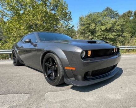 Додж Челенджер 2018 в Тернополе на Automoto.ua Серый Додж Челенджер, объемом двигателя 6.2 л и пробегом 48 тыс. км за 18000 $, фото 1 на Automoto.ua