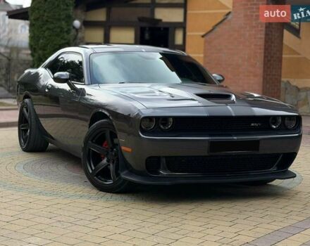 Серый Додж Челенджер, объемом двигателя 3.6 л и пробегом 92 тыс. км за 20500 $, фото 1 на Automoto.ua