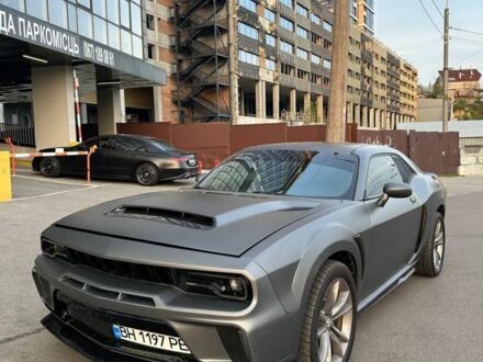 Додж Челенджер 2018 в Киеве на Automoto.ua Серый Додж Челенджер, объемом двигателя 3.6 л и пробегом 83 тыс. км за 18000 $, фото 1 на Automoto.ua