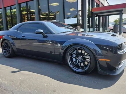 Серый Додж Челенджер, объемом двигателя 6.2 л и пробегом 33 тыс. км за 8300 $, фото 1 на Automoto.ua