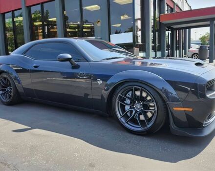 Серый Додж Челенджер, объемом двигателя 6.2 л и пробегом 33 тыс. км за 8300 $, фото 1 на Automoto.ua