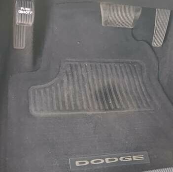 Синий Додж Челенджер, объемом двигателя 5.7 л и пробегом 75 тыс. км за 27500 $, фото 53 на Automoto.ua