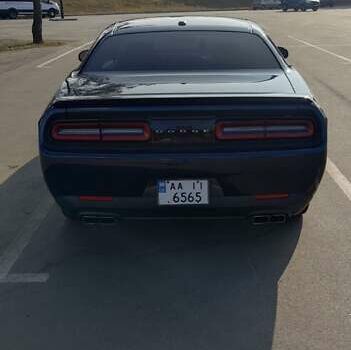 Синий Додж Челенджер, объемом двигателя 5.7 л и пробегом 75 тыс. км за 27500 $, фото 15 на Automoto.ua