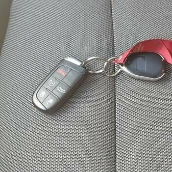 Синий Додж Челенджер, объемом двигателя 5.7 л и пробегом 75 тыс. км за 27500 $, фото 72 на Automoto.ua