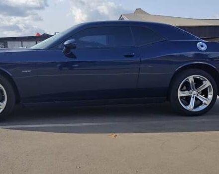 Синий Додж Челенджер, объемом двигателя 5.7 л и пробегом 75 тыс. км за 27500 $, фото 7 на Automoto.ua