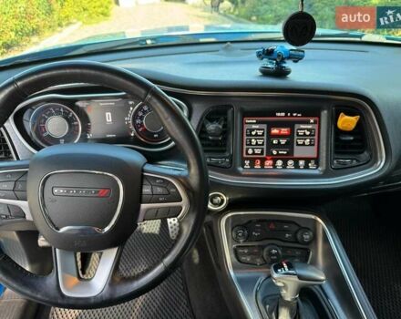 Синій Додж Challenger, об'ємом двигуна 3.6 л та пробігом 120 тис. км за 21500 $, фото 11 на Automoto.ua