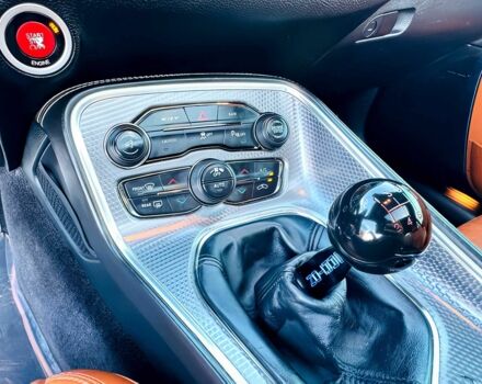 Синій Додж Challenger, об'ємом двигуна 6.2 л та пробігом 70 тис. км за 11400 $, фото 12 на Automoto.ua