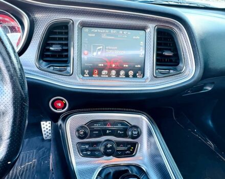 Синій Додж Challenger, об'ємом двигуна 6.2 л та пробігом 70 тис. км за 11400 $, фото 11 на Automoto.ua