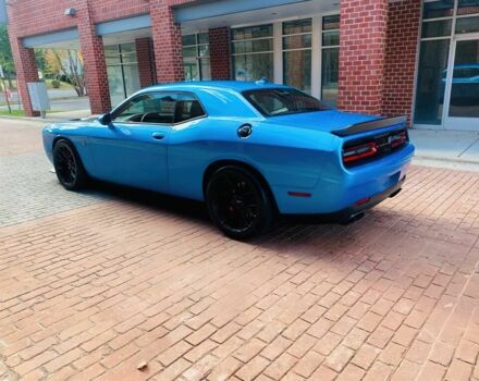 Синий Додж Челенджер, объемом двигателя 6.2 л и пробегом 71 тыс. км за 16800 $, фото 3 на Automoto.ua