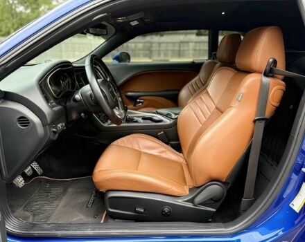 Синій Додж Challenger, об'ємом двигуна 6.2 л та пробігом 80 тис. км за 11500 $, фото 8 на Automoto.ua