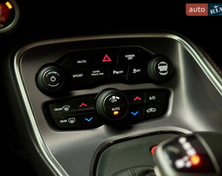 Синій Додж Challenger, об'ємом двигуна 3.6 л та пробігом 29 тис. км за 24500 $, фото 12 на Automoto.ua