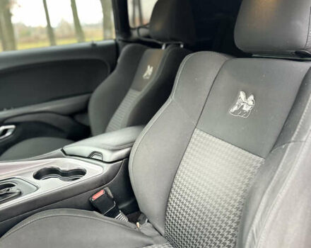 Синий Додж Челенджер, объемом двигателя 6.17 л и пробегом 82 тыс. км за 39999 $, фото 17 на Automoto.ua