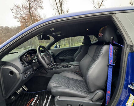 Синій Додж Challenger, об'ємом двигуна 5.65 л та пробігом 22 тис. км за 29999 $, фото 50 на Automoto.ua