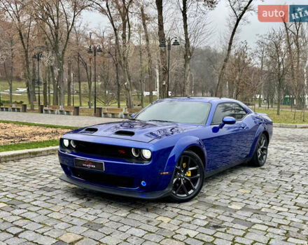 Синій Додж Challenger, об'ємом двигуна 5.65 л та пробігом 22 тис. км за 29999 $, фото 72 на Automoto.ua