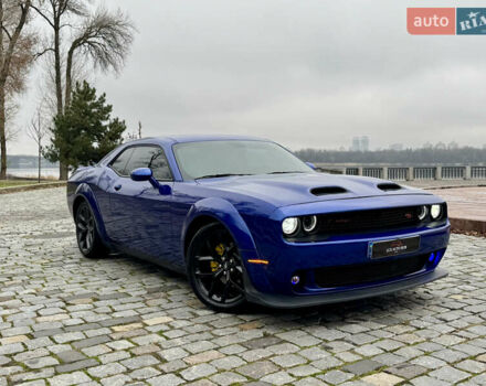 Синій Додж Challenger, об'ємом двигуна 5.65 л та пробігом 22 тис. км за 29999 $, фото 11 на Automoto.ua