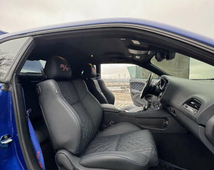 Синій Додж Challenger, об'ємом двигуна 5.65 л та пробігом 22 тис. км за 29999 $, фото 63 на Automoto.ua