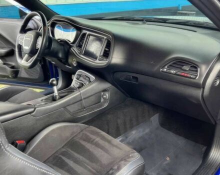 Синий Додж Челенджер, объемом двигателя 6.4 л и пробегом 46 тыс. км за 9900 $, фото 6 на Automoto.ua