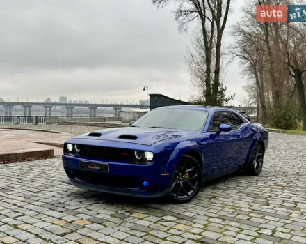 Синій Додж Challenger, об'ємом двигуна 5.65 л та пробігом 22 тис. км за 29999 $, фото 12 на Automoto.ua