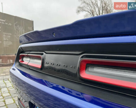Синій Додж Challenger, об'ємом двигуна 5.65 л та пробігом 22 тис. км за 29999 $, фото 116 на Automoto.ua