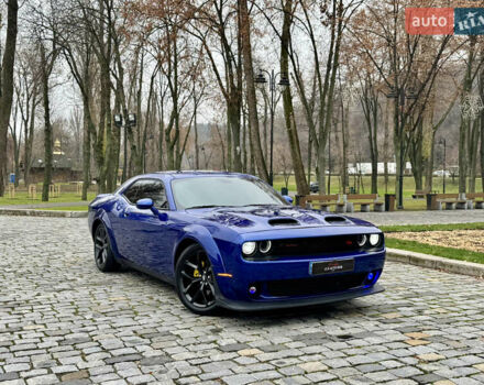 Синій Додж Challenger, об'ємом двигуна 5.65 л та пробігом 22 тис. км за 29999 $, фото 5 на Automoto.ua