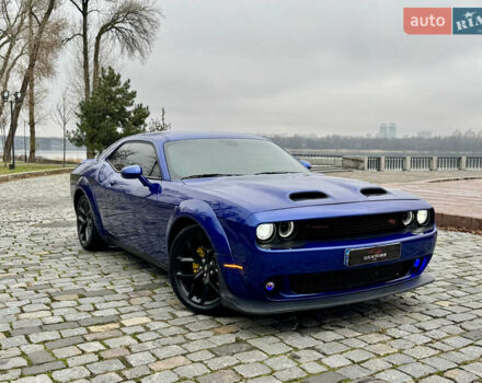 Синій Додж Challenger, об'ємом двигуна 5.65 л та пробігом 22 тис. км за 29999 $, фото 67 на Automoto.ua
