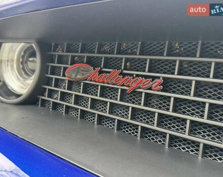Синій Додж Challenger, об'ємом двигуна 5.65 л та пробігом 22 тис. км за 29999 $, фото 120 на Automoto.ua