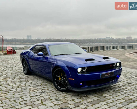 Синій Додж Challenger, об'ємом двигуна 5.65 л та пробігом 22 тис. км за 29999 $, фото 99 на Automoto.ua