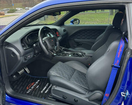 Синій Додж Challenger, об'ємом двигуна 5.65 л та пробігом 22 тис. км за 29999 $, фото 127 на Automoto.ua